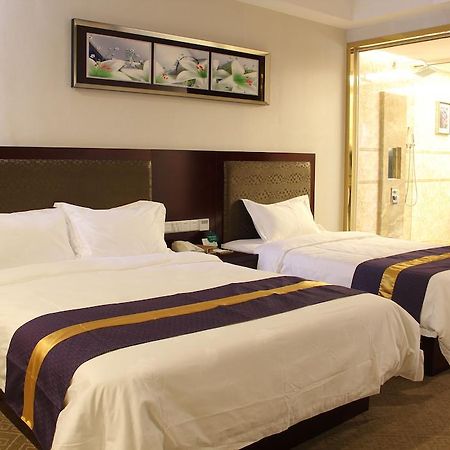 Zhuhai Platinum Holiday Hotel Екстер'єр фото