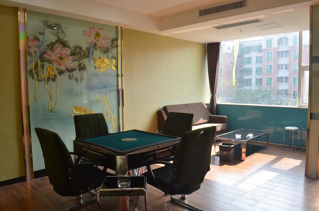 Zhuhai Platinum Holiday Hotel Екстер'єр фото