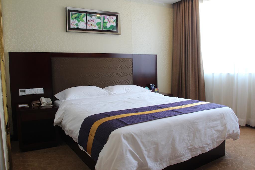 Zhuhai Platinum Holiday Hotel Номер фото