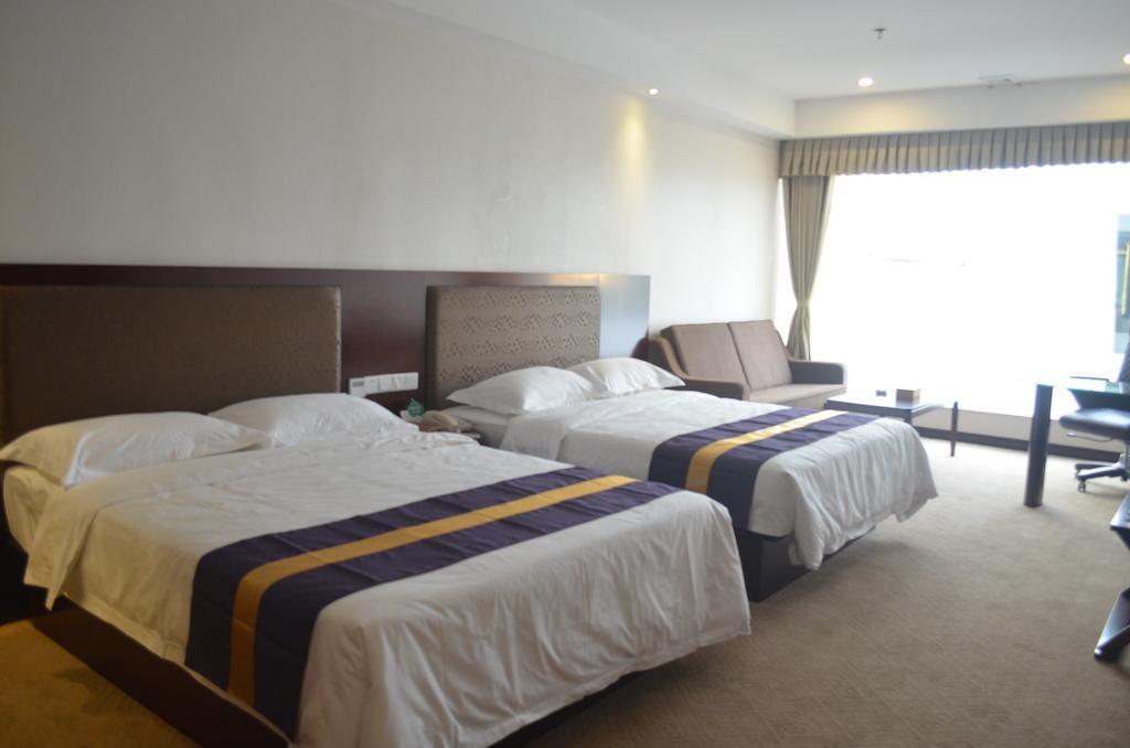 Zhuhai Platinum Holiday Hotel Екстер'єр фото