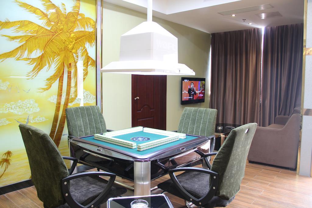 Zhuhai Platinum Holiday Hotel Екстер'єр фото