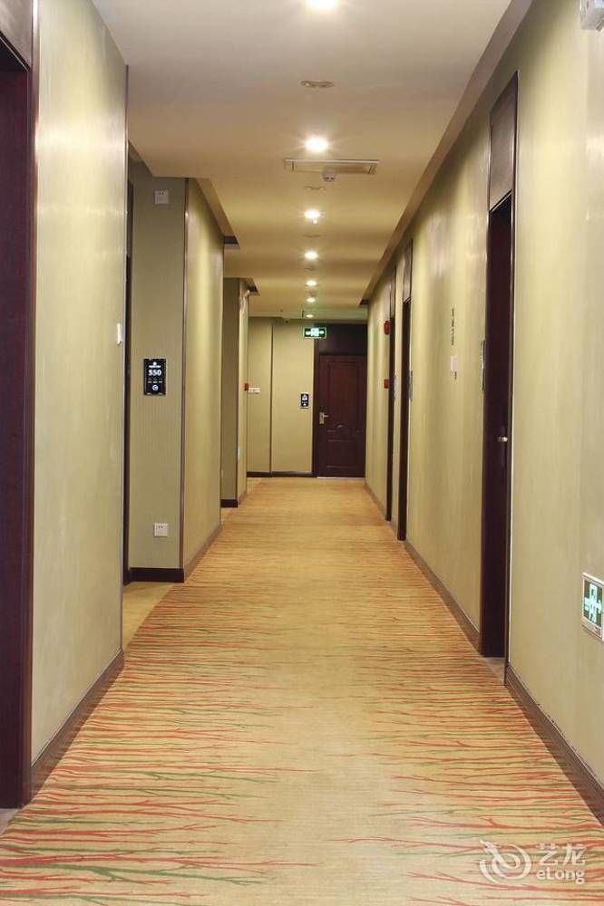 Zhuhai Platinum Holiday Hotel Екстер'єр фото