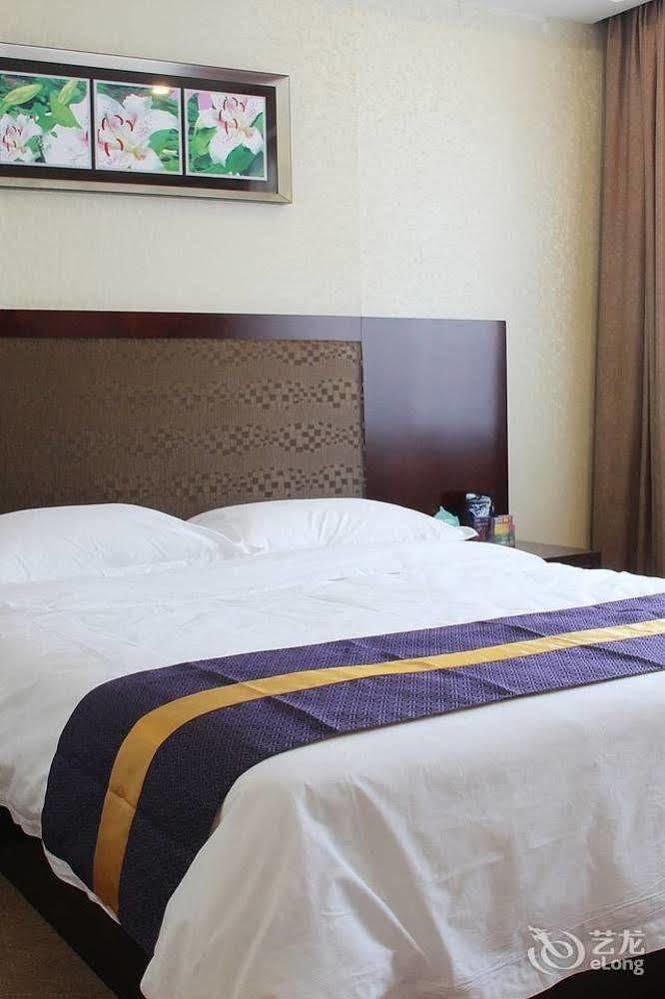Zhuhai Platinum Holiday Hotel Екстер'єр фото