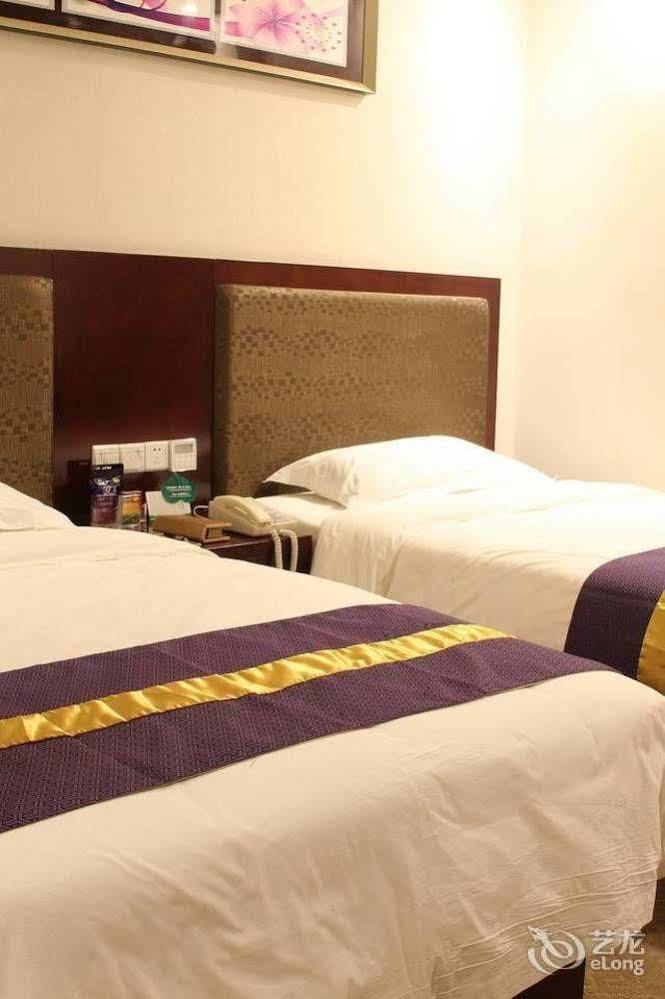Zhuhai Platinum Holiday Hotel Екстер'єр фото