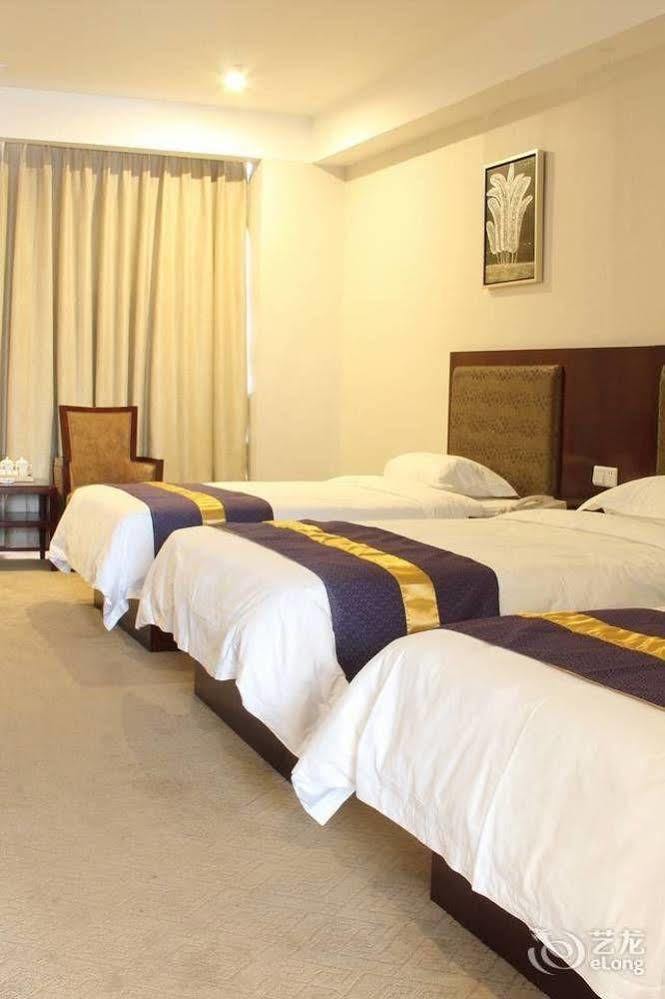 Zhuhai Platinum Holiday Hotel Екстер'єр фото